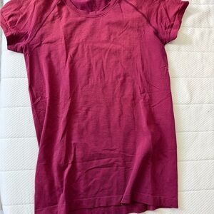 lululemon athletica Short Sleeve Tee - Raspberry
